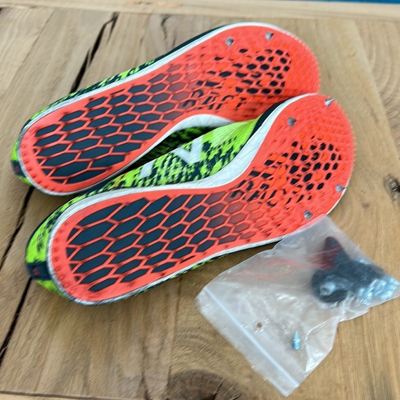 New Balance LD 5000 Track Shoes - Picture 5 of 5